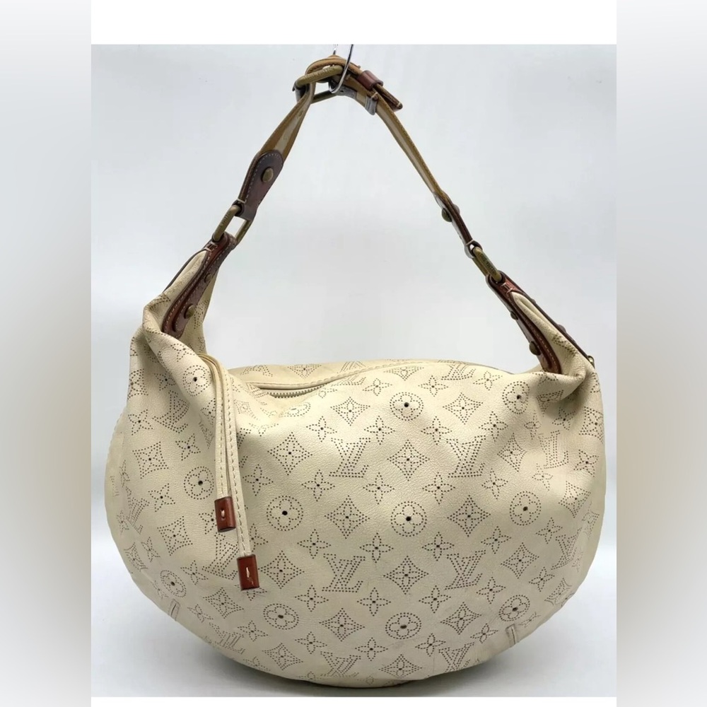 Sold !!Auth LOUIS VUITTON Mahina Onata White Ivory GM M95460 Shoulder Bag 💝
